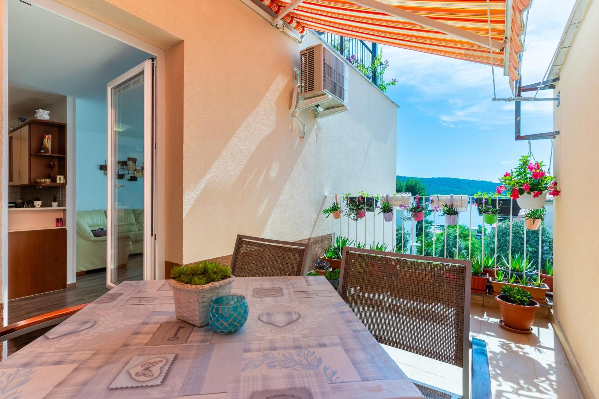 Apartman Laura Cres Exterior photo